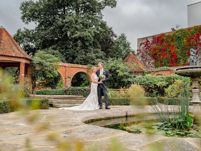 Antony and Sarah&apos;s Wedding in Abingdon, Oxfordshire 32