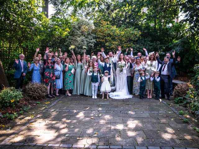 Jade and Tom&apos;s Wedding in Bury St Edmunds, Suffolk 37