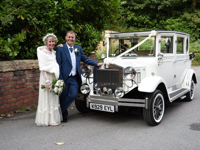 Darren and Cheryl&apos;s Wedding in Mottram in Longdendale, Cheshire 17