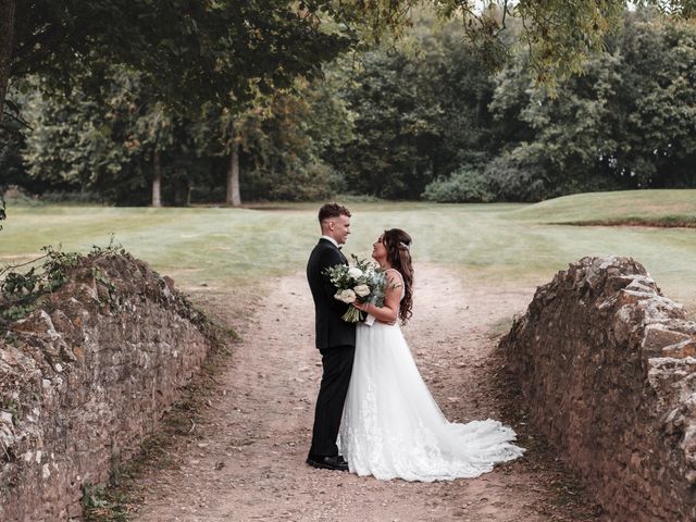 Sam and Rebecca's Wedding in Chipping Norton, Oxfordshire | hitched.co.uk