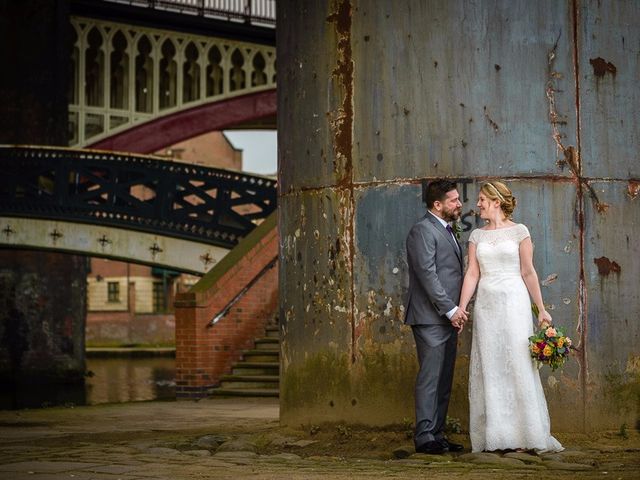 Drew and Claire&apos;s Wedding in Manchester, Greater Manchester 1