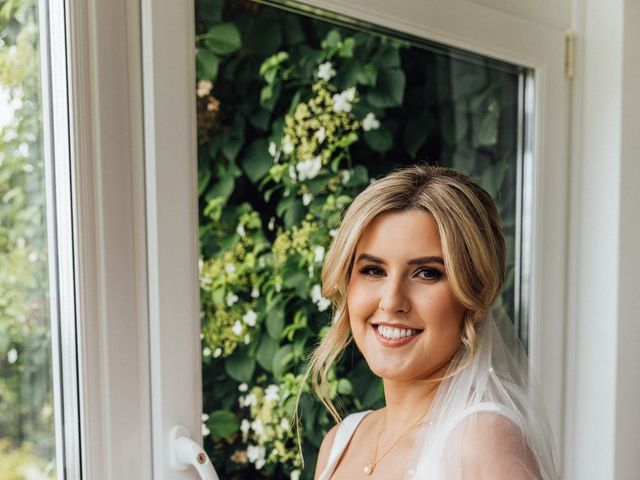 Kieran and Sarah's Wedding in Edinburgh, Lothian &amp; Borders 19