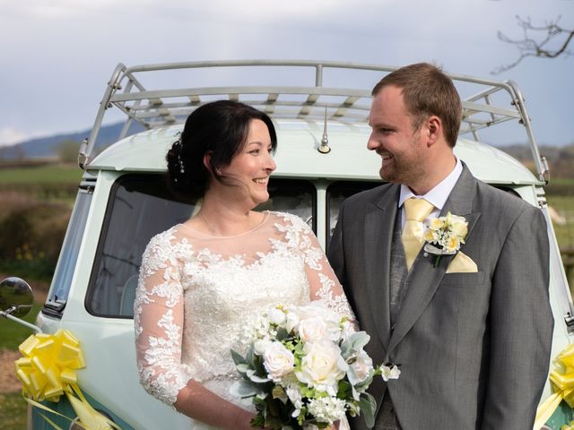 Sarah and Ben&apos;s Wedding in Shrewsbury, Shropshire 16