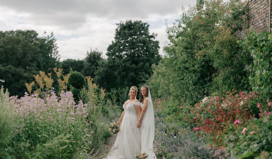 Linzi and Leoni's Wedding in Carlisle, Cumbria
