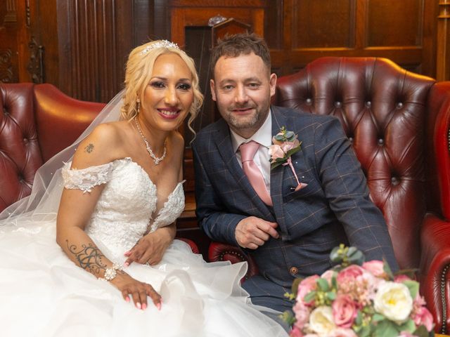 Mark and Danielle's Wedding in Loughborough, Leicestershire 6