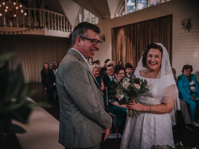 Max and Helen&apos;s Wedding in Woodbridge, Suffolk 22