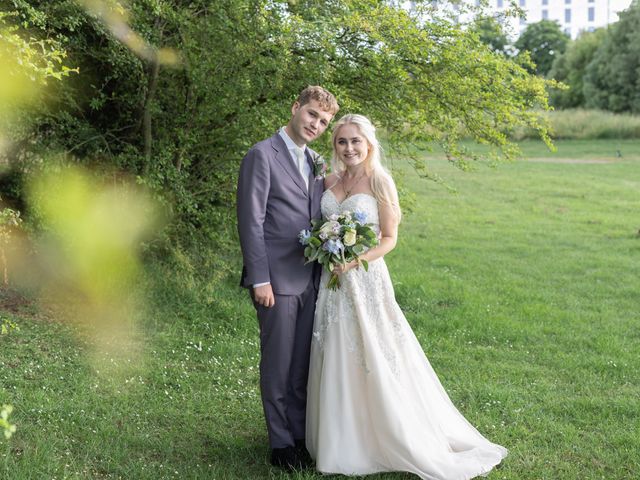 Will and Claire&apos;s Wedding in Milton Keynes, Buckinghamshire 23