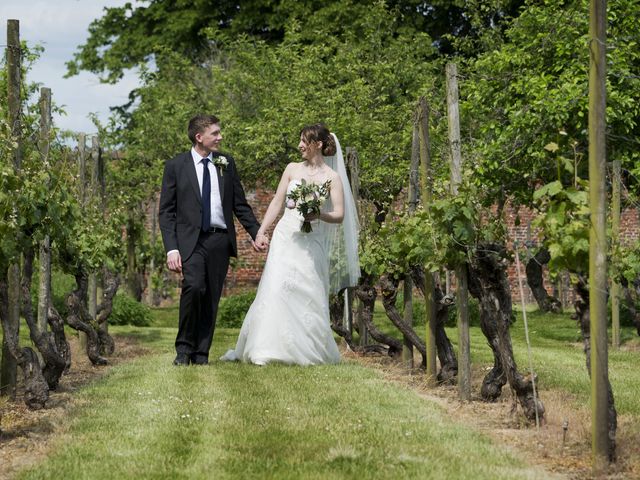 Groom and Bride&apos;s Wedding in Twyford, Berkshire 2