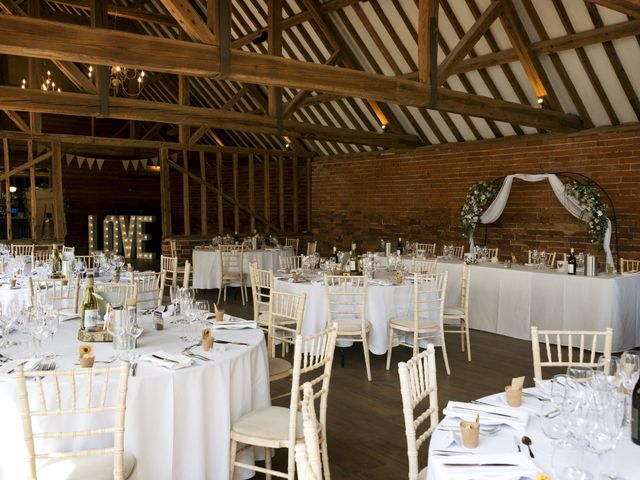 Groom and Bride&apos;s Wedding in Twyford, Berkshire 27