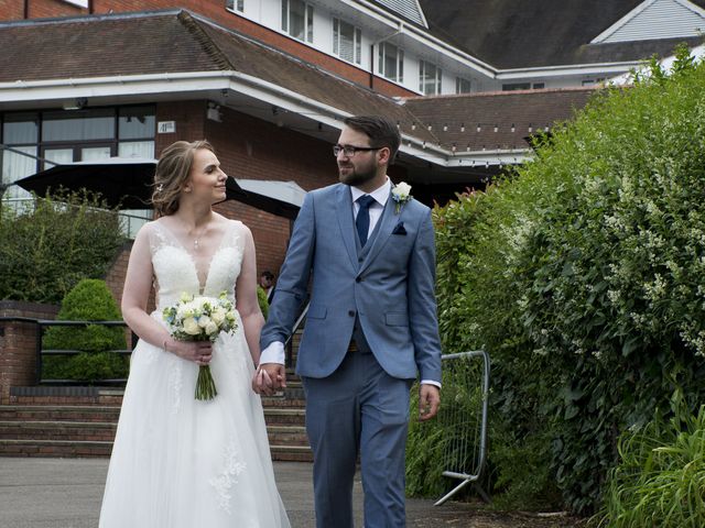 Groom and Bride&apos;s Wedding in Reading, Berkshire 19