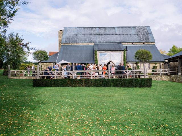 Lavinia and Mike&apos;s Wedding in Cirencester, Gloucestershire 4