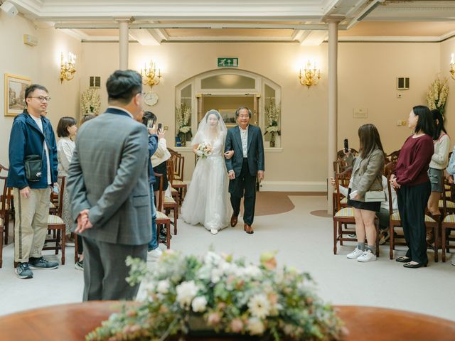 Man and Yuen&apos;s Wedding in Stockport, Greater Manchester 3