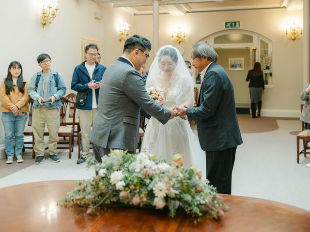 Man and Yuen&apos;s Wedding in Stockport, Greater Manchester 4