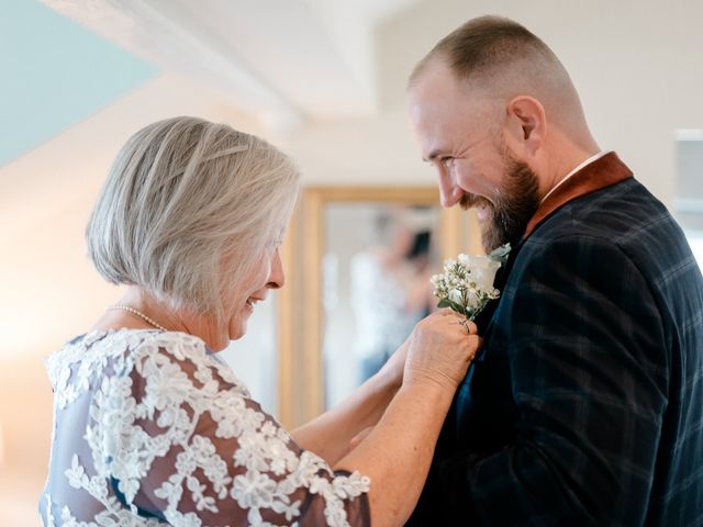 Sarah and Shane&apos;s Wedding in Warwick, Warwickshire 11