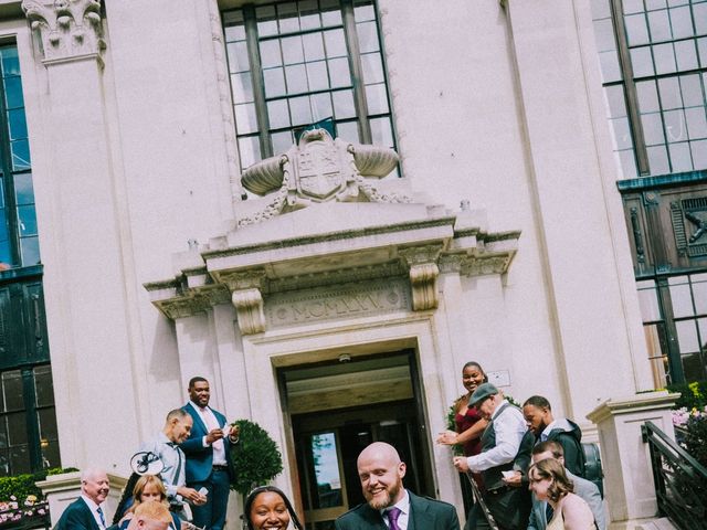 Chris and Rhona's Wedding in Islington, North London 17