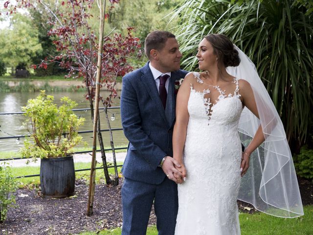 Groom and Bride&apos;s Wedding in Sonning-on-Thames, Berkshire 2