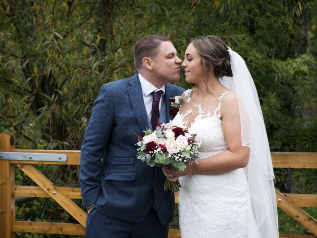 Groom and Bride&apos;s Wedding in Sonning-on-Thames, Berkshire 21