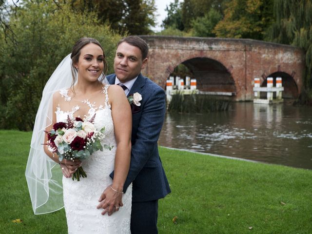 Groom and Bride&apos;s Wedding in Sonning-on-Thames, Berkshire 23