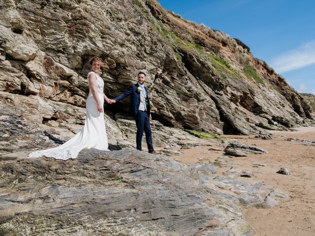 Jacob and Anneka&apos;s Wedding in Newquay, Cornwall 36