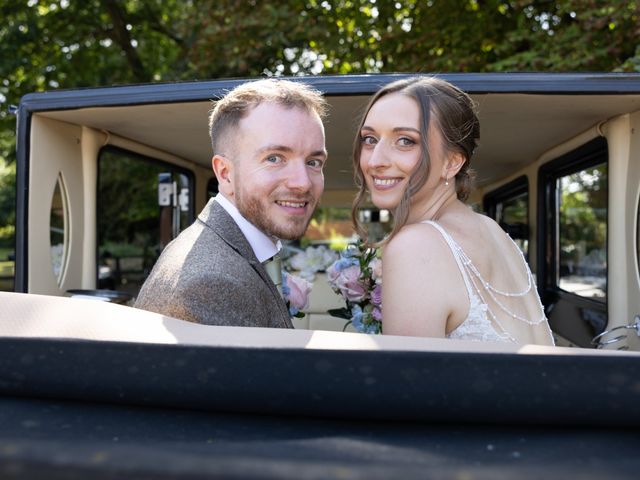 Josie and Luke&apos;s Wedding in Wantage, Oxfordshire 33