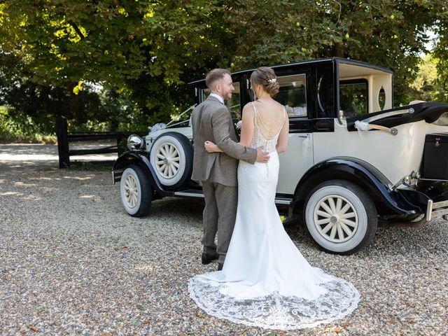 Josie and Luke&apos;s Wedding in Wantage, Oxfordshire 34