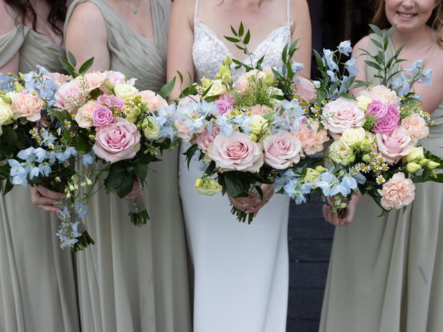 Josie and Luke&apos;s Wedding in Wantage, Oxfordshire 38