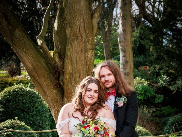 Rhys and Amy's Wedding in Spennymoor, Durham 31