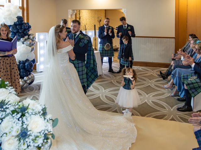 Courtney and Kerr's Wedding in Dundee, Fife &amp; Angus 3
