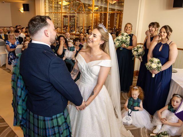 Courtney and Kerr's Wedding in Dundee, Fife &amp; Angus 4