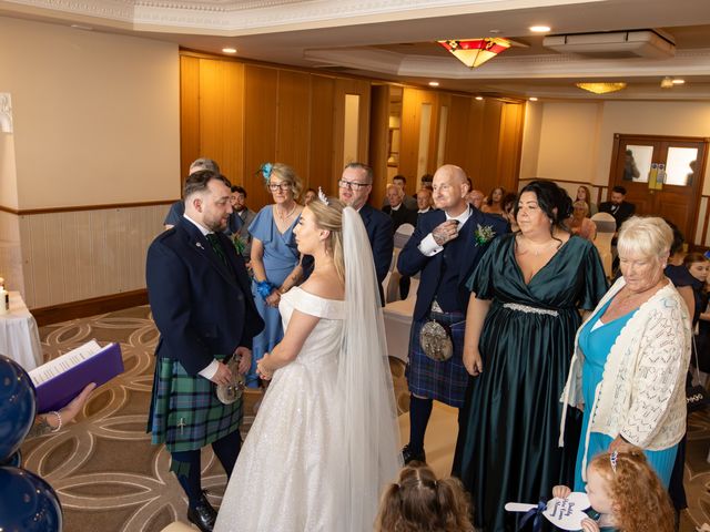 Courtney and Kerr's Wedding in Dundee, Fife &amp; Angus 5