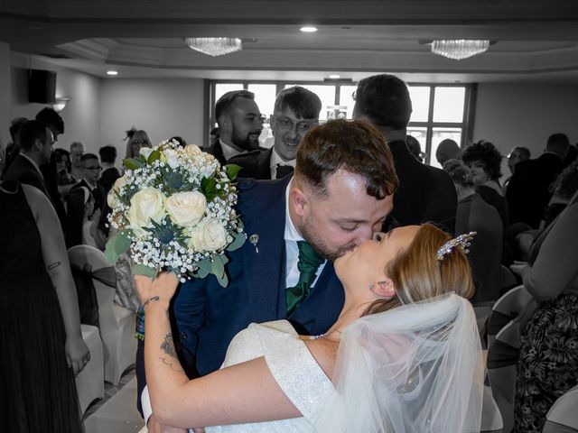 Courtney and Kerr's Wedding in Dundee, Fife &amp; Angus 13
