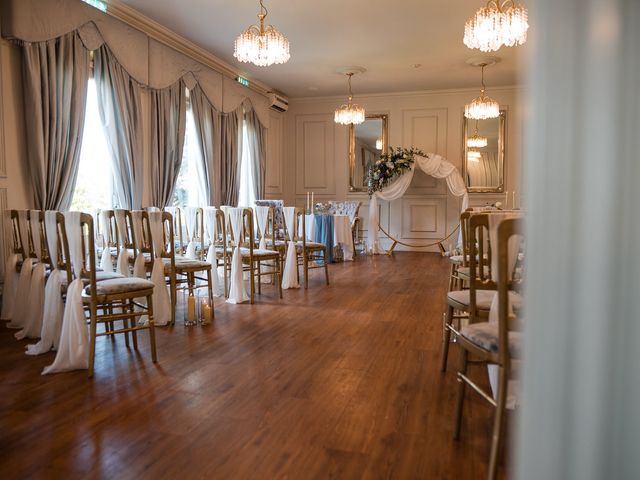 Ash and Becky&apos;s Wedding in Hull, East Riding of Yorkshire 10