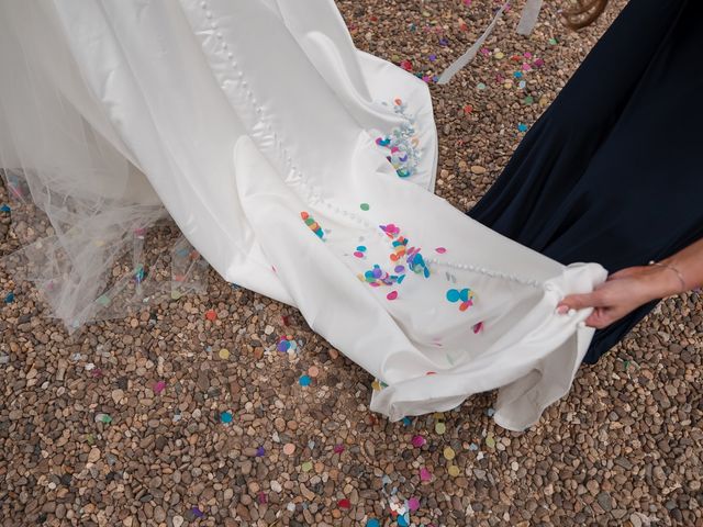 Ash and Becky&apos;s Wedding in Hull, East Riding of Yorkshire 31