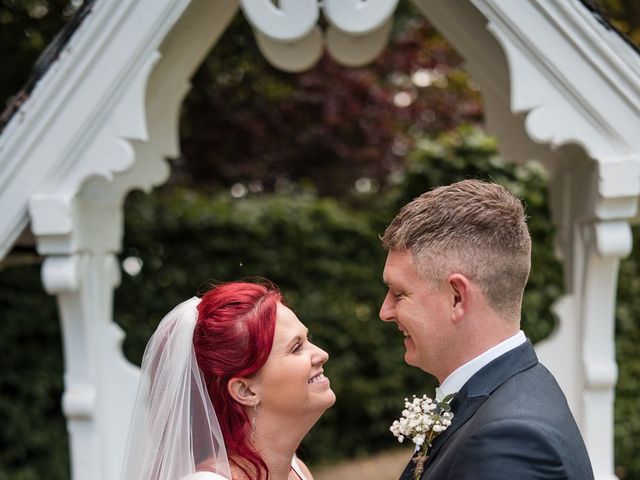 Ash and Becky&apos;s Wedding in Hull, East Riding of Yorkshire 39