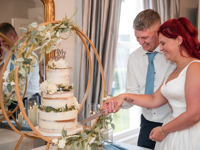 Ash and Becky&apos;s Wedding in Hull, East Riding of Yorkshire 66