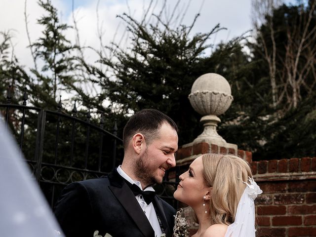 Scott and Hannah&apos;s Wedding in Liphook, Hampshire 16