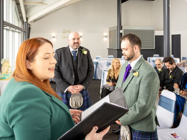 Davie and Jen's Wedding in Dundee, Fife &amp; Angus 7