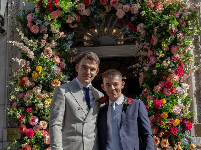 Tom and Hannah's Wedding in Chelsea, South West London 55