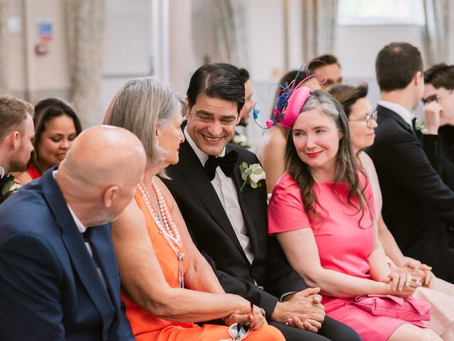 Nick and Kitty&apos;s Wedding in Old Amersham, Buckinghamshire 33