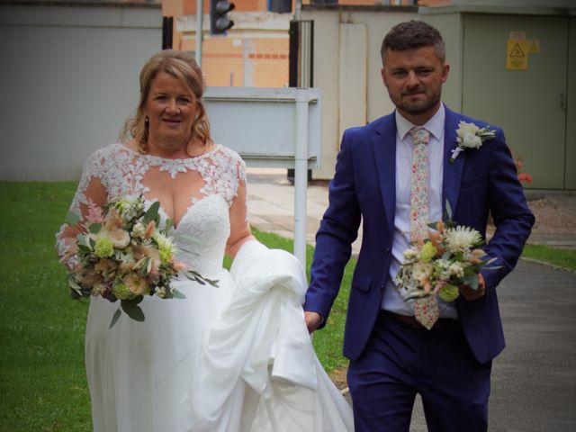 Alison and Russell&apos;s Wedding in Loughborough, Leicestershire 4