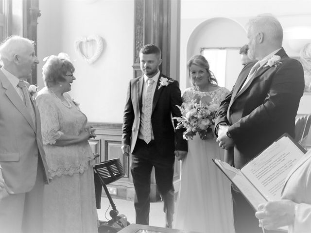 Alison and Russell&apos;s Wedding in Loughborough, Leicestershire 18