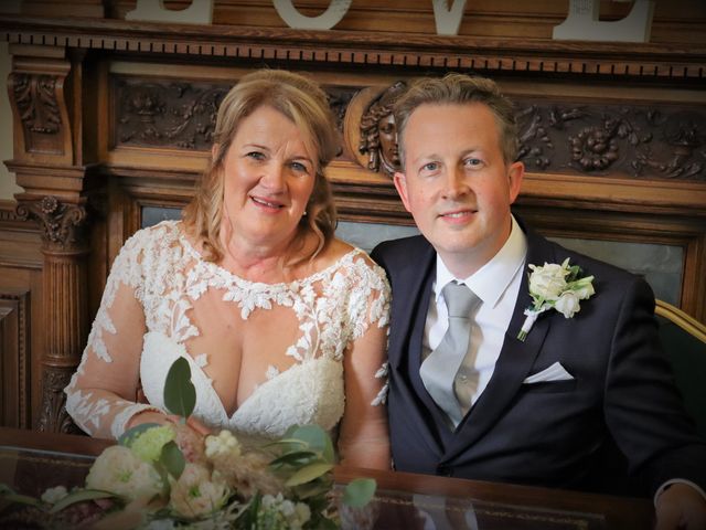 Alison and Russell&apos;s Wedding in Loughborough, Leicestershire 21