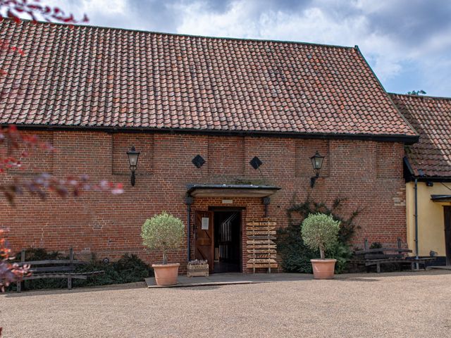 Paul and Cally&apos;s Wedding in Haughley, Suffolk 28