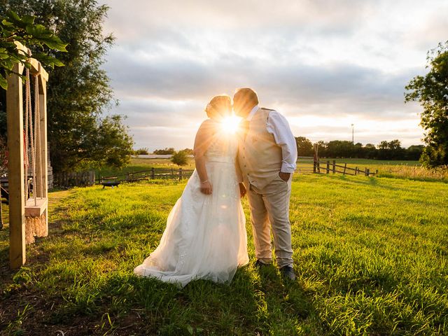 Mark and Tracey's Wedding in Goole, East Riding of Yorkshire 1