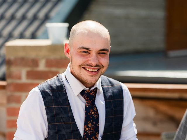 Mark and Tracey's Wedding in Goole, East Riding of Yorkshire 9