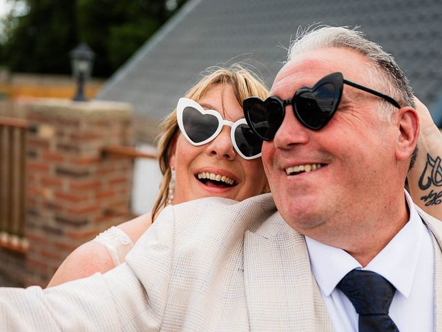 Mark and Tracey's Wedding in Goole, East Riding of Yorkshire 11