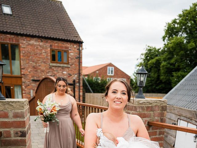 Mark and Tracey's Wedding in Goole, East Riding of Yorkshire 33