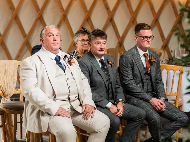 Mark and Tracey's Wedding in Goole, East Riding of Yorkshire 34