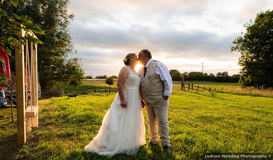 Mark and Tracey's Wedding in Goole, East Riding of Yorkshire