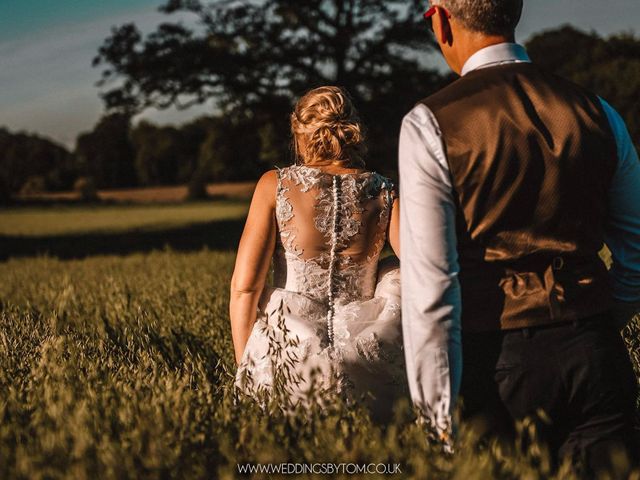 Joy and Andy&apos;s Wedding in Clanfield, Hampshire 2